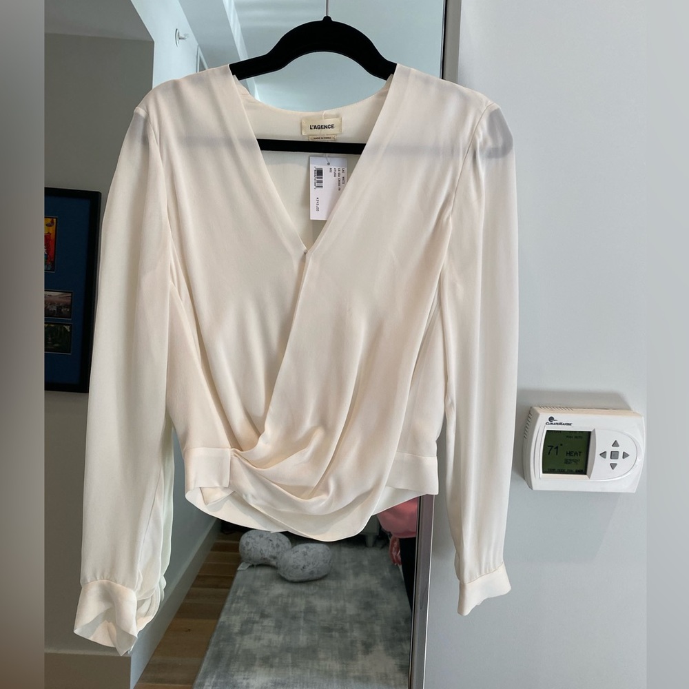L’AGENCE SILK WHITE BLOUSE. NEVER WORN, TAG ON